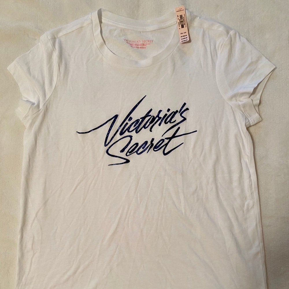 Victoria’s Secret White t shirt with logo size XP